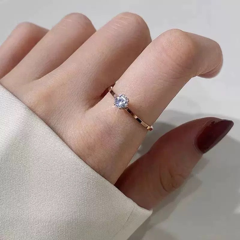 Rue Unilateral solitaire ring