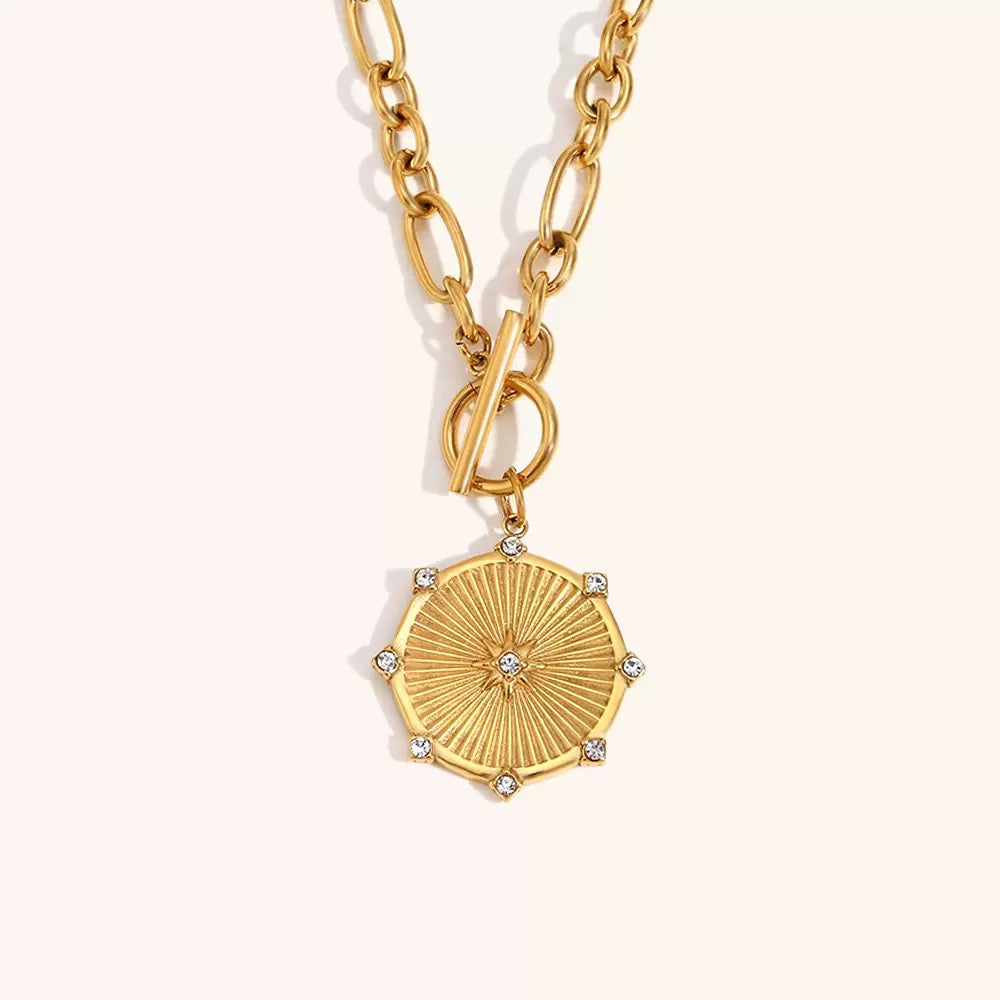 Toggle chain medallion necklace